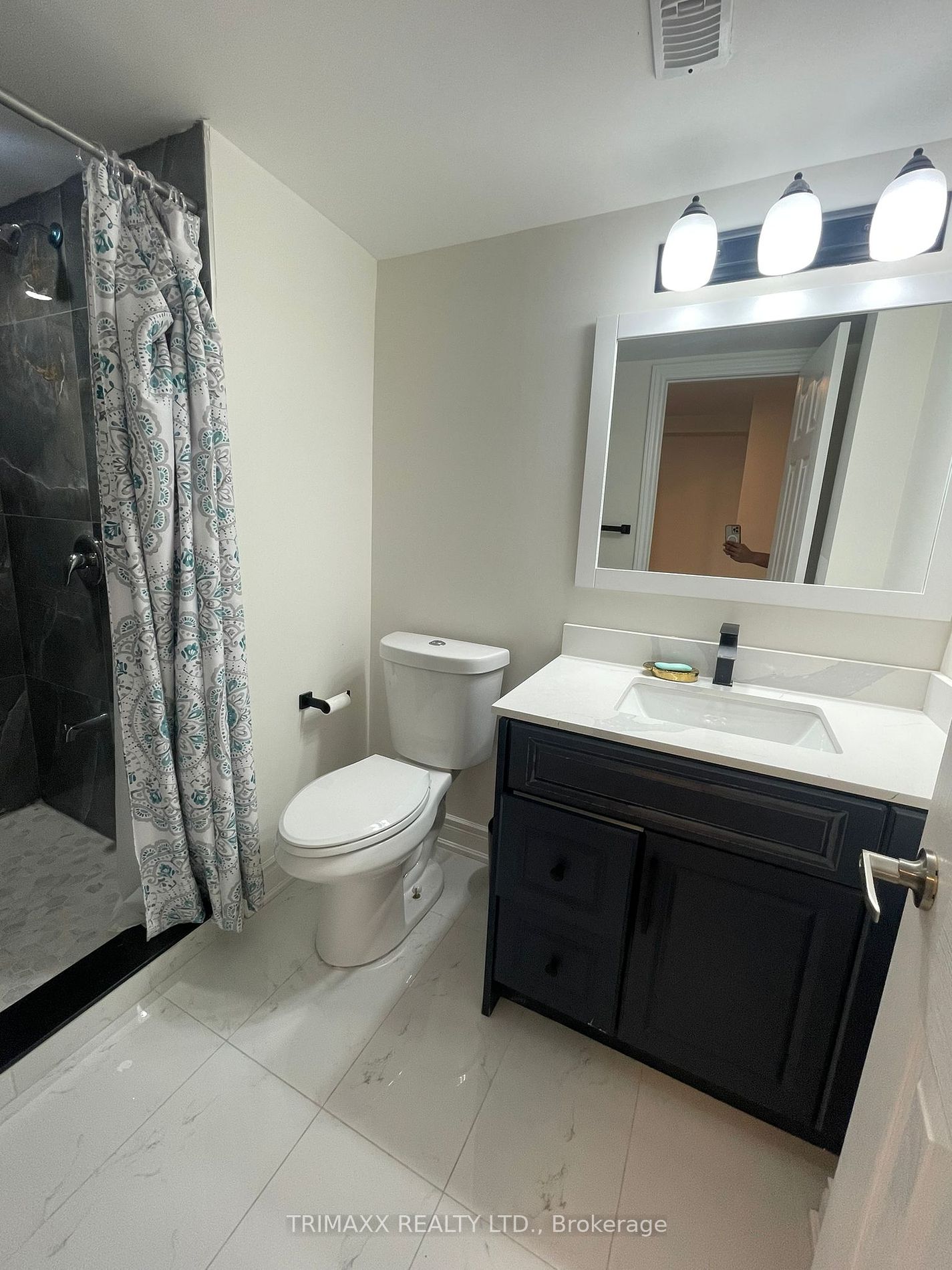1067 Easterbrook Crescent