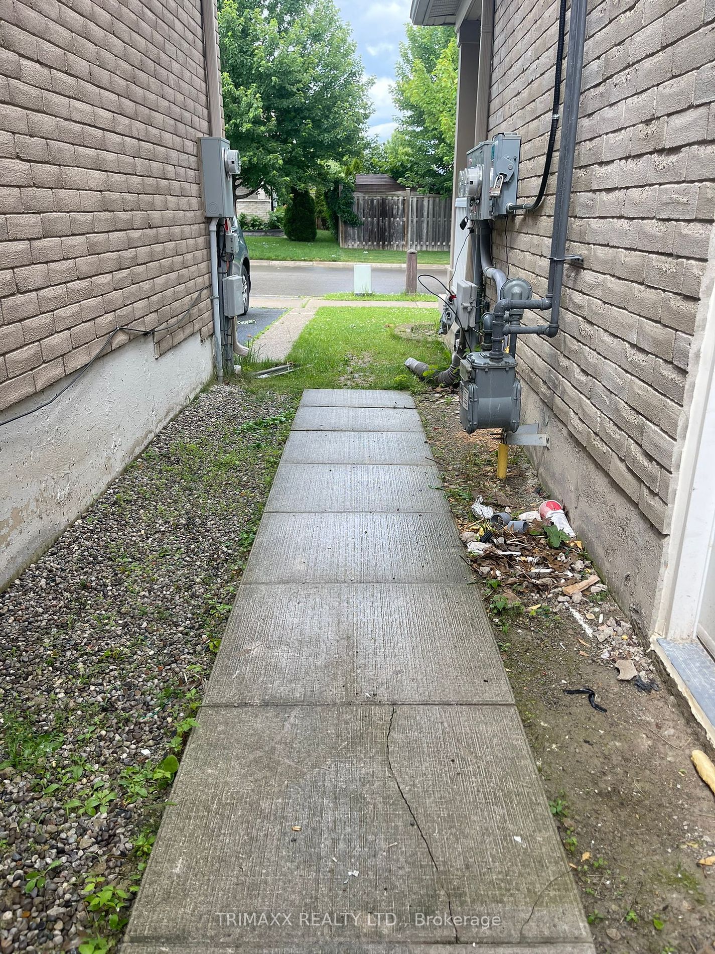 1067 Easterbrook Crescent