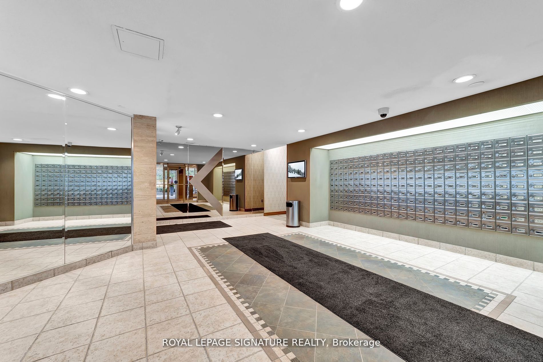 812 Burnhamthorpe Rd, #Ph04