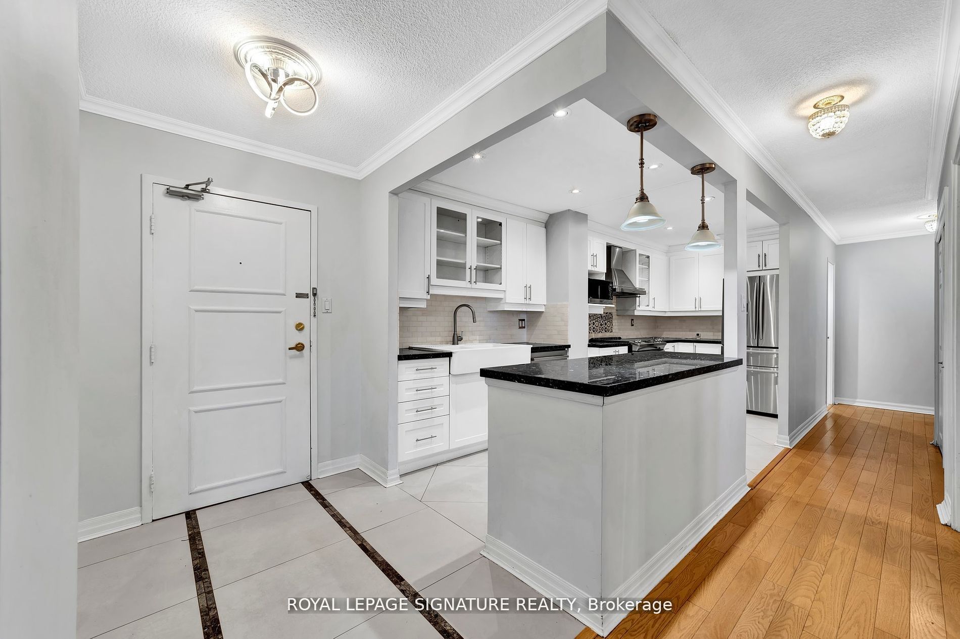 812 Burnhamthorpe Rd, #Ph04