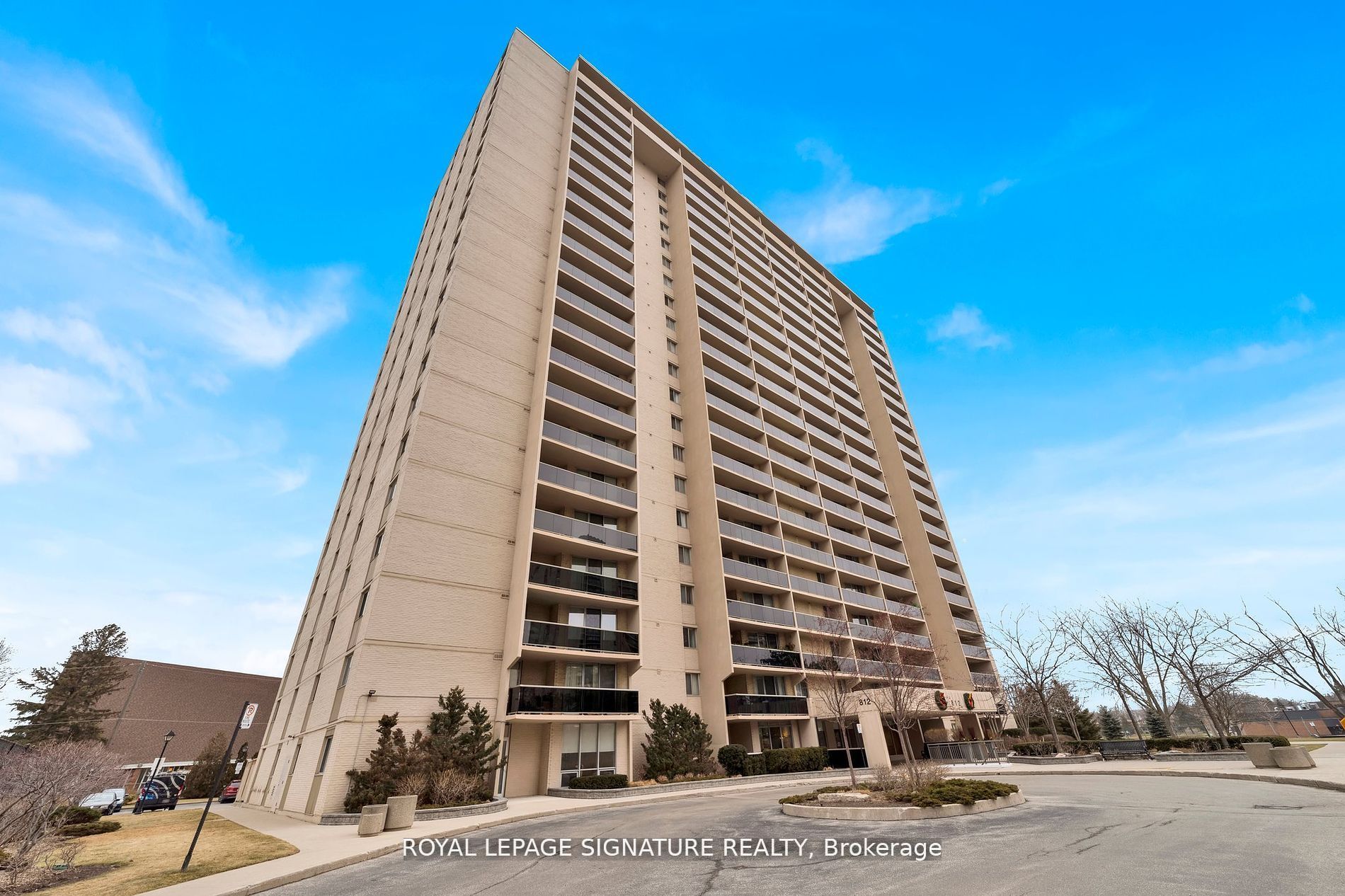 812 Burnhamthorpe Rd, #Ph04