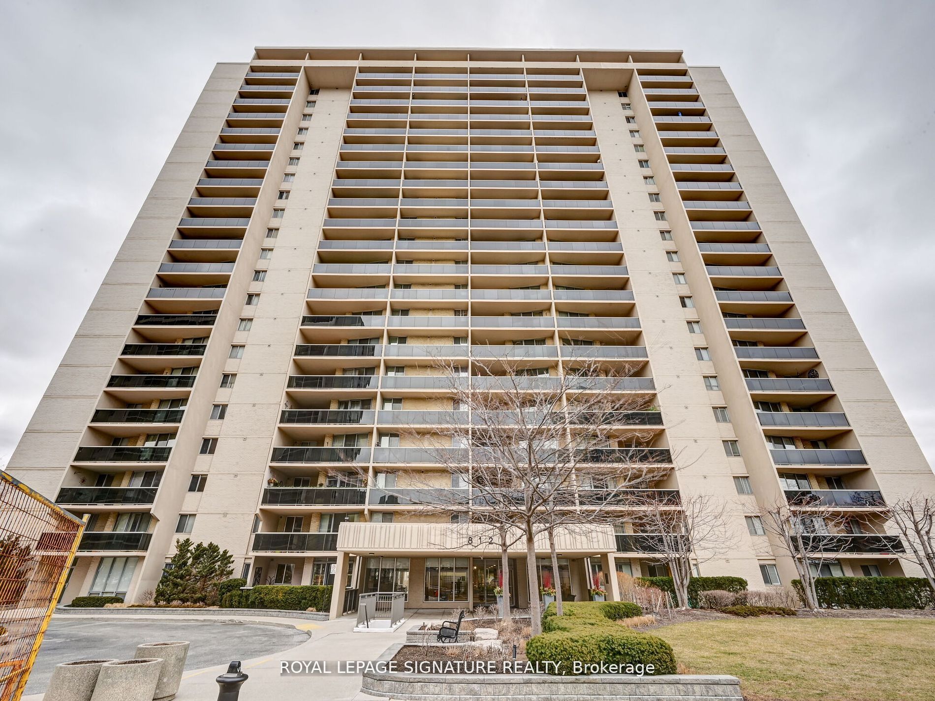 812 Burnhamthorpe Rd, #Ph04