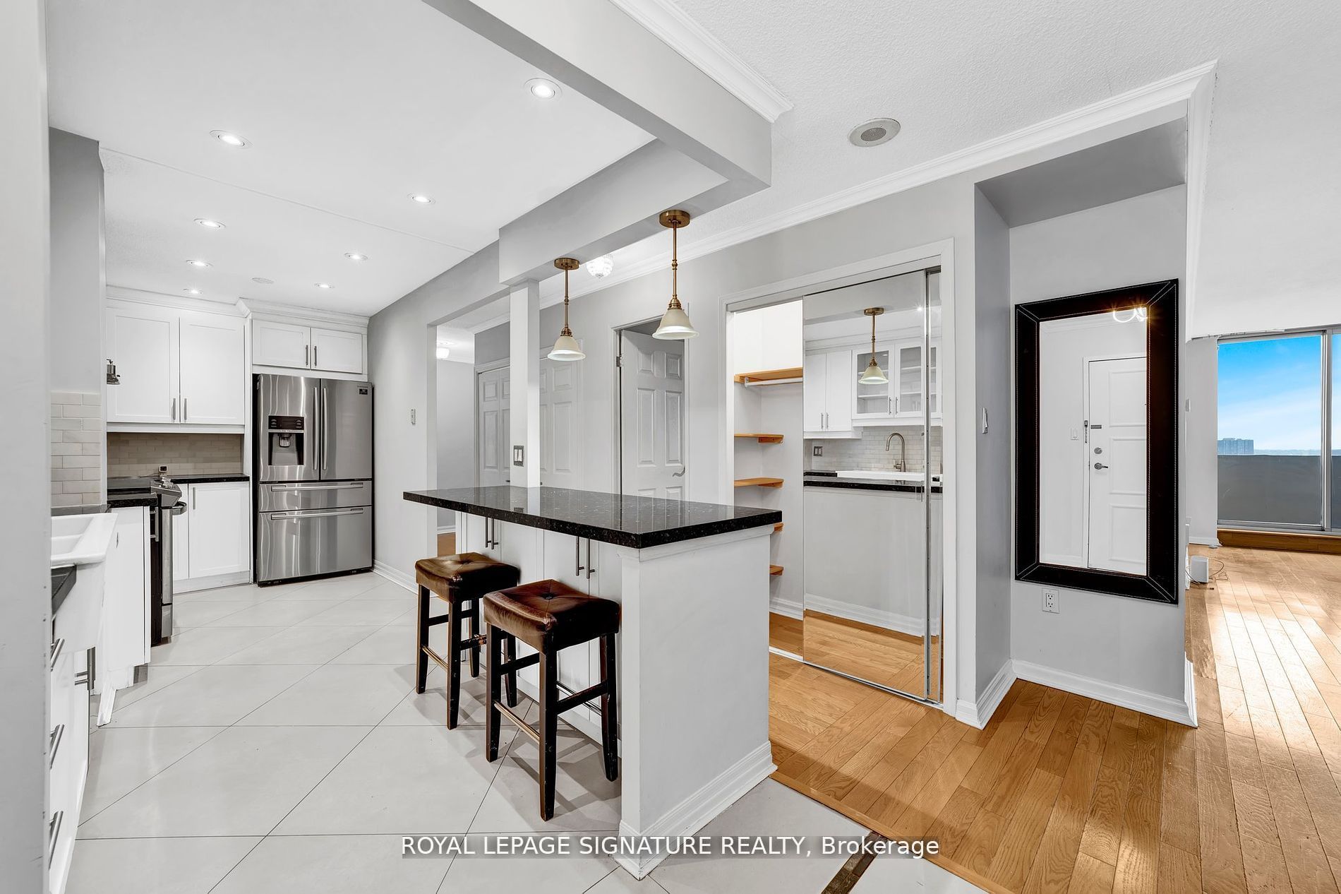 812 Burnhamthorpe Rd, #Ph04