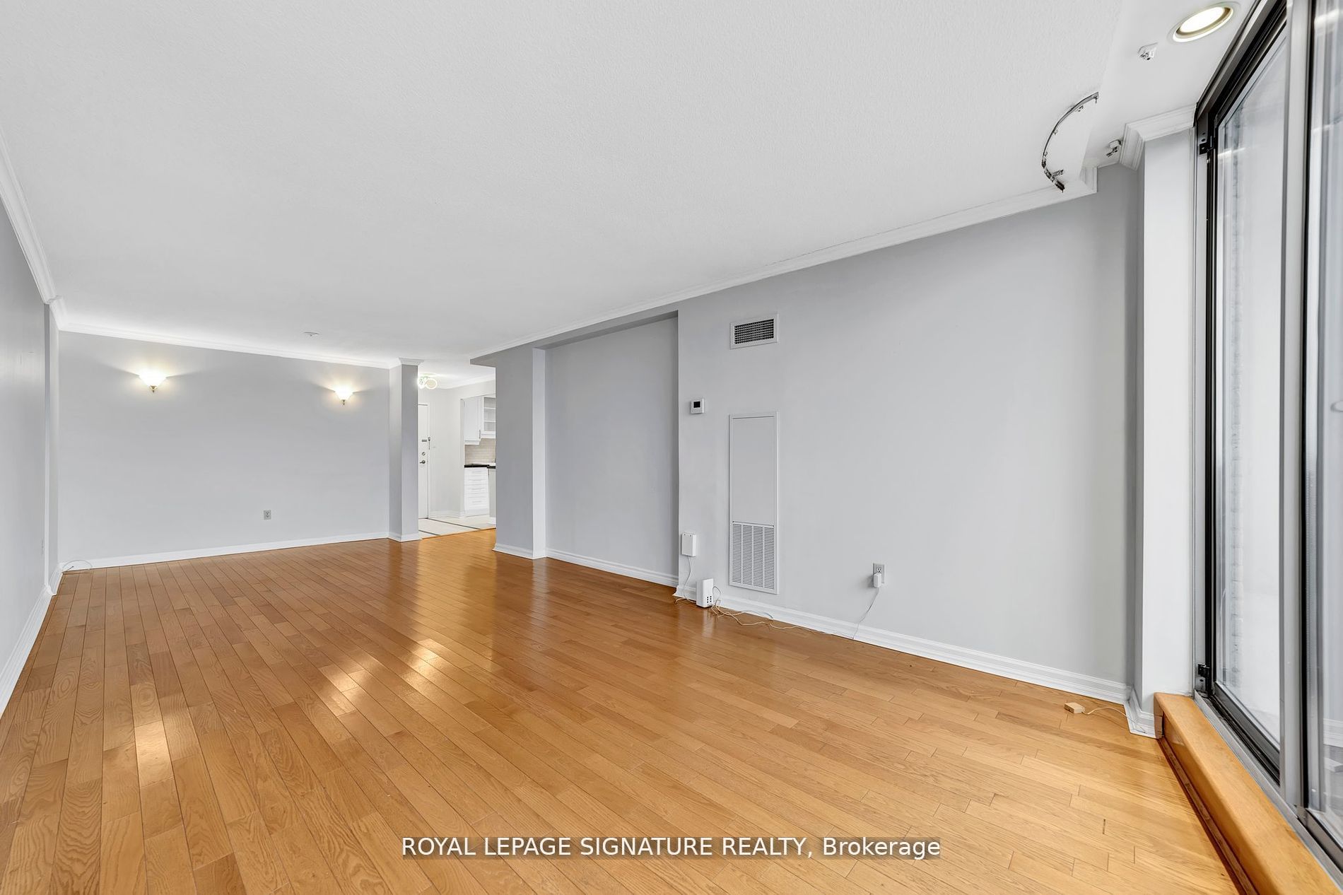 812 Burnhamthorpe Rd, #Ph04