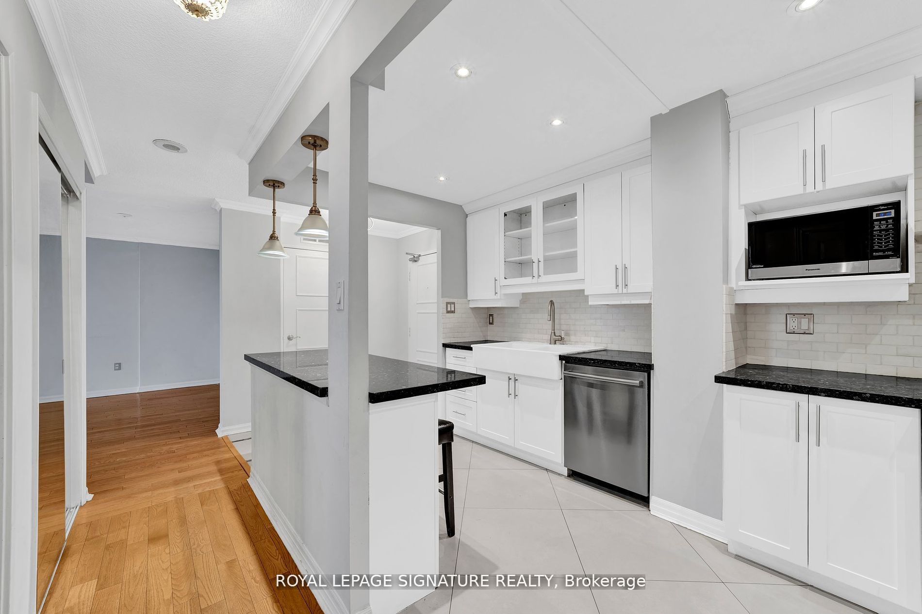 812 Burnhamthorpe Rd, #Ph04