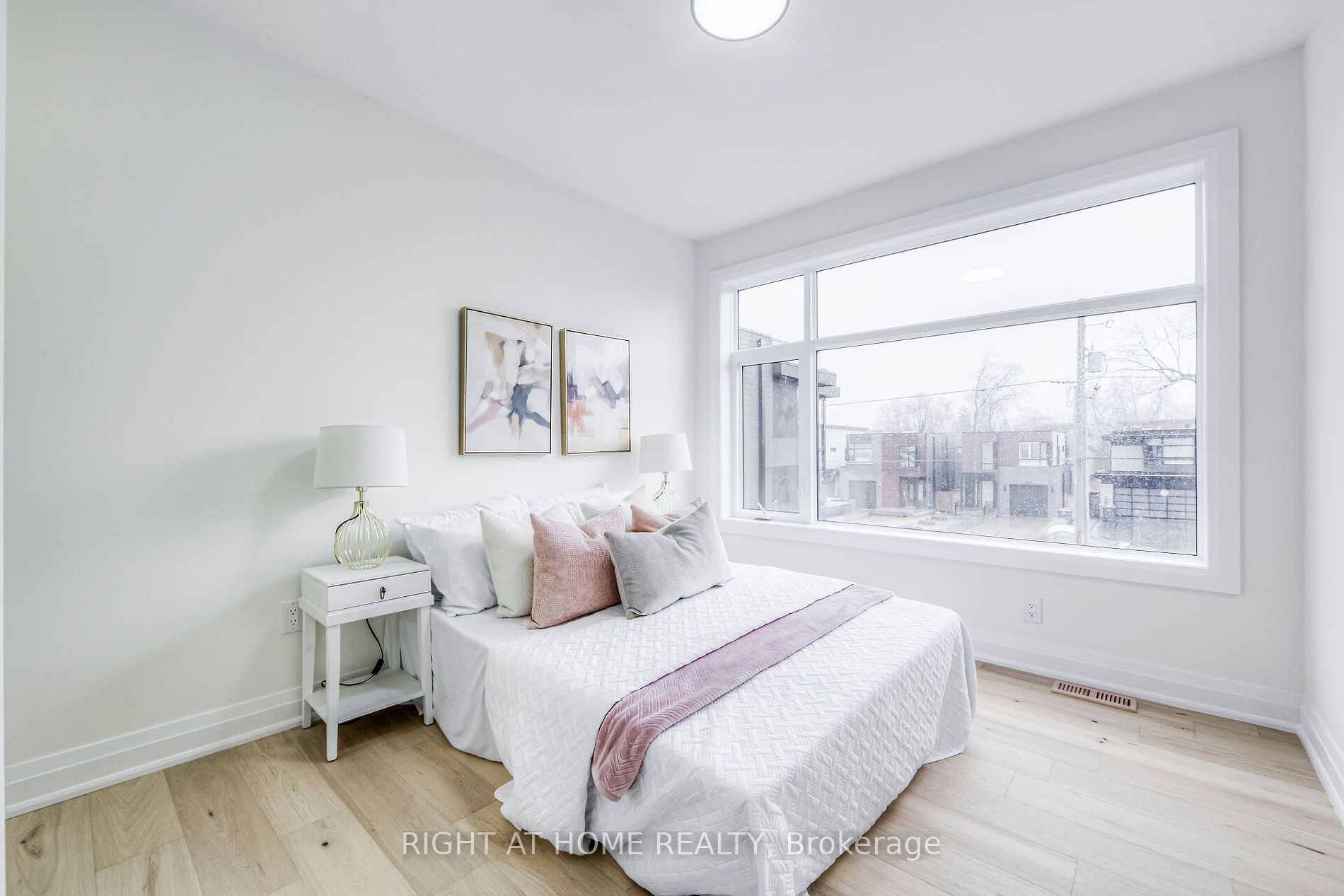 768 Montbeck Crescent