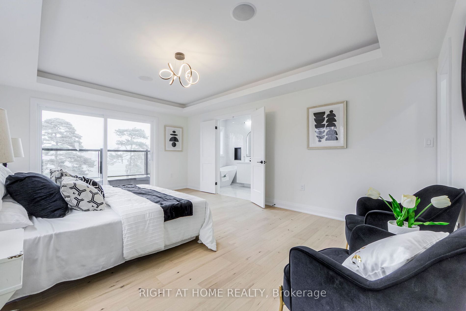 768 Montbeck Crescent