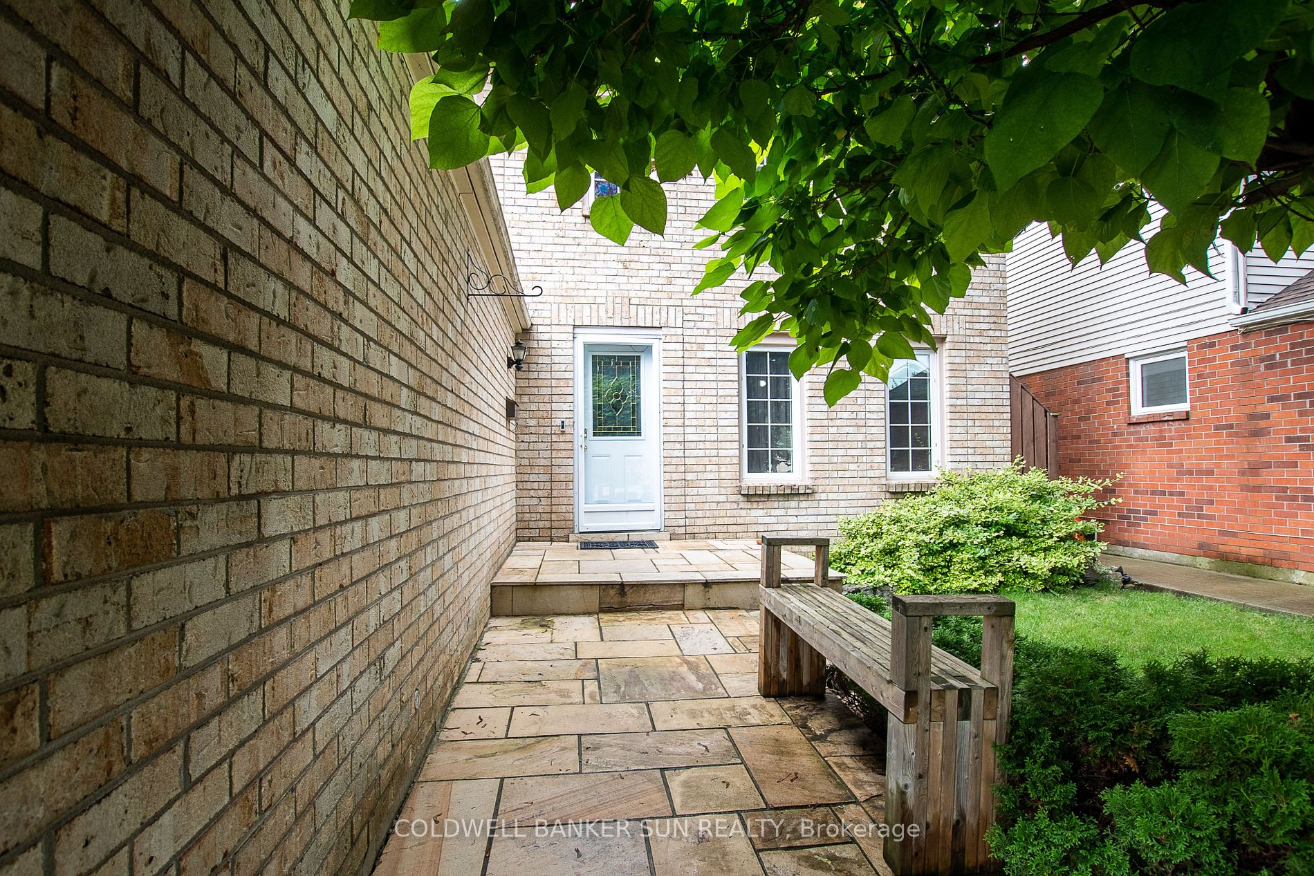116 Floribunda Cres