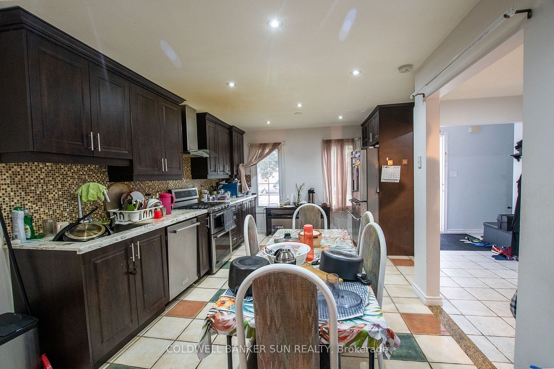 116 Floribunda Cres