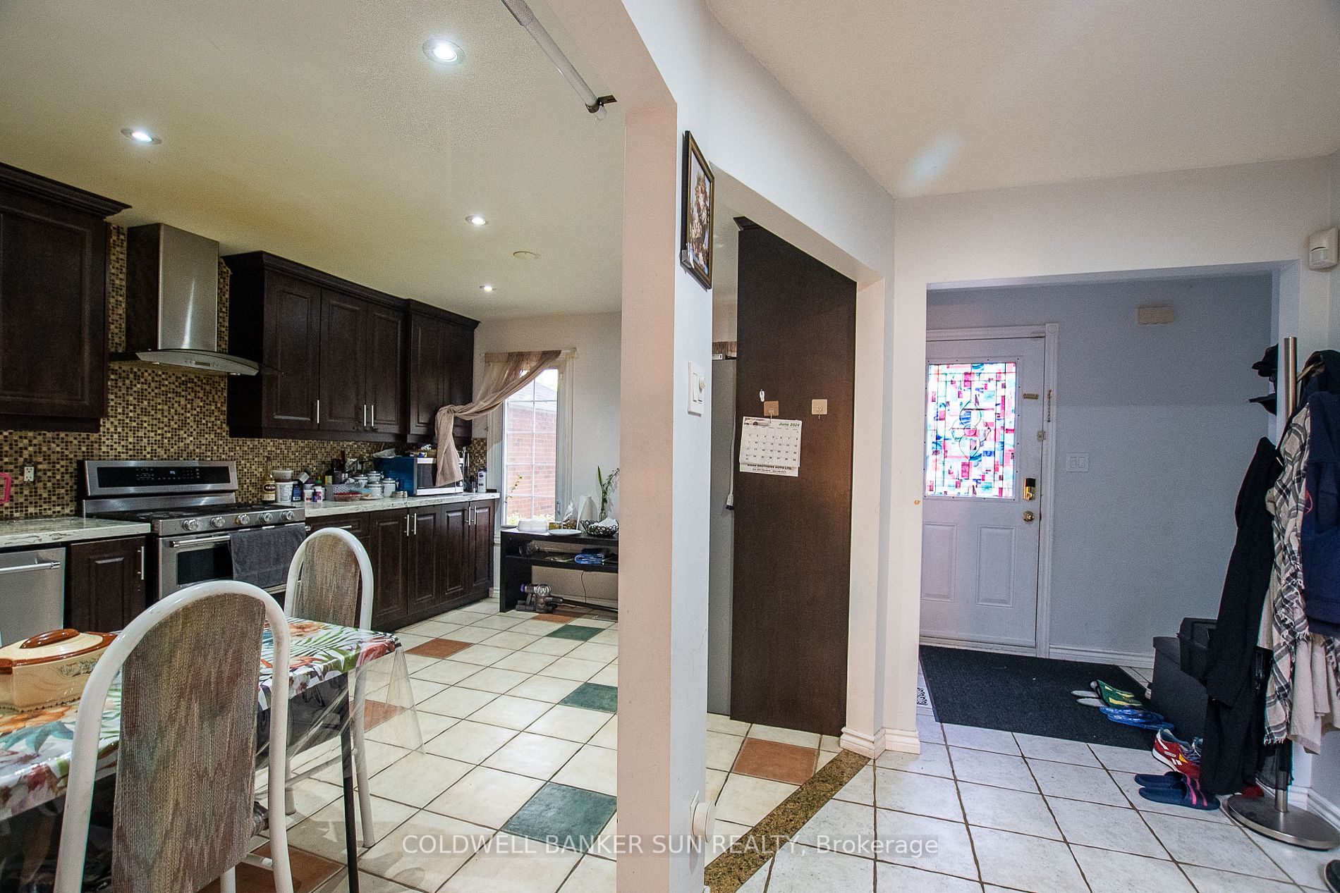 116 Floribunda Cres