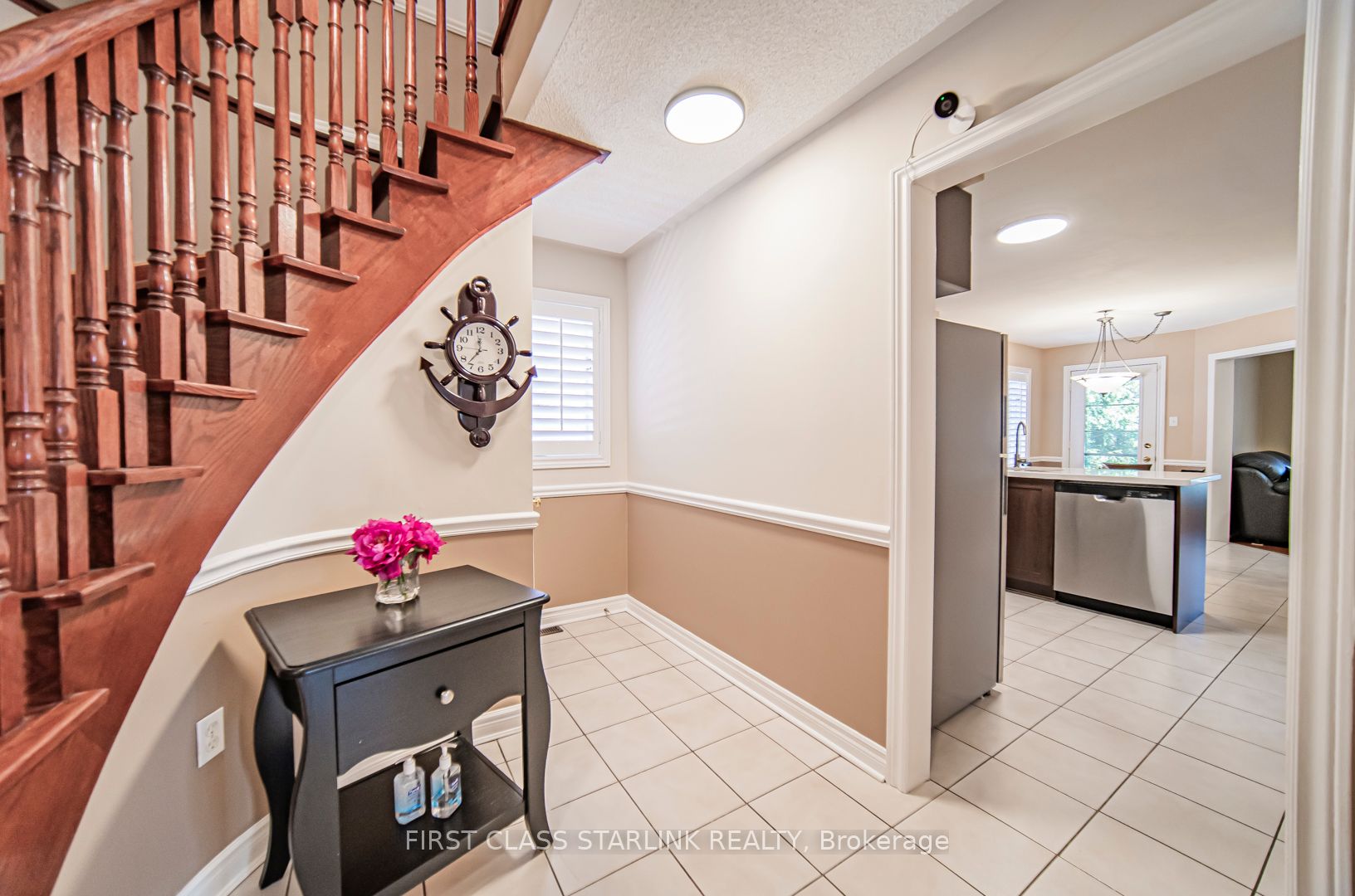2576 Strathmore Cres