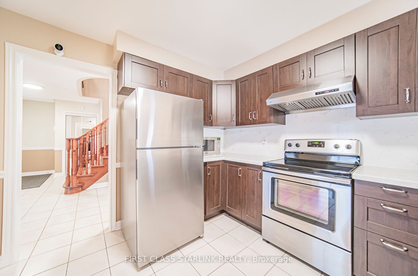 2576 Strathmore Cres