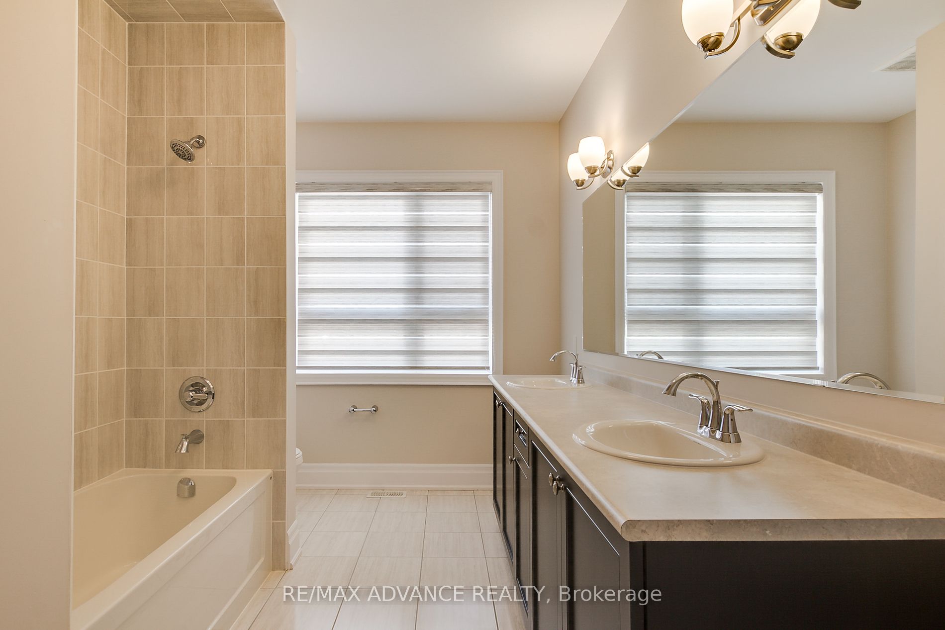 15 Settlers Field Road