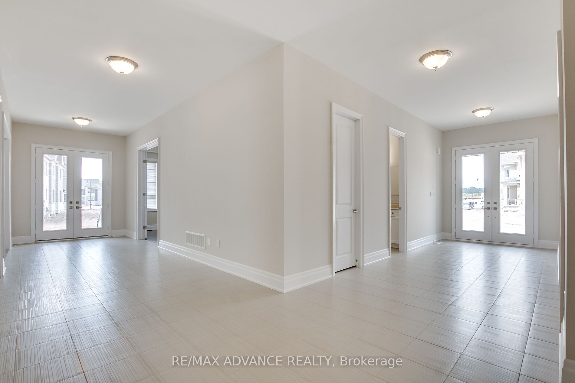 15 Settlers Field Road