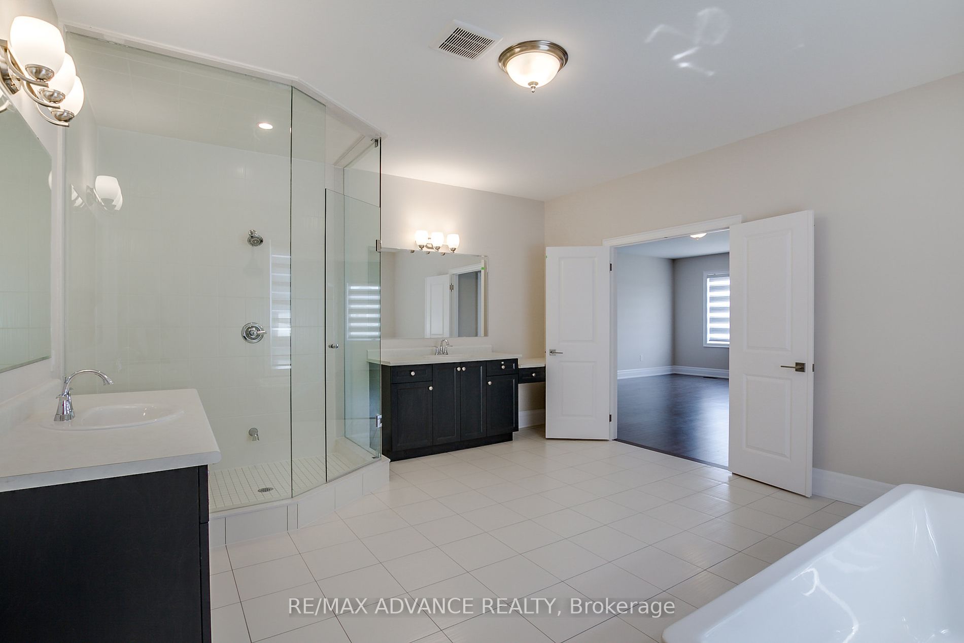 15 Settlers Field Road