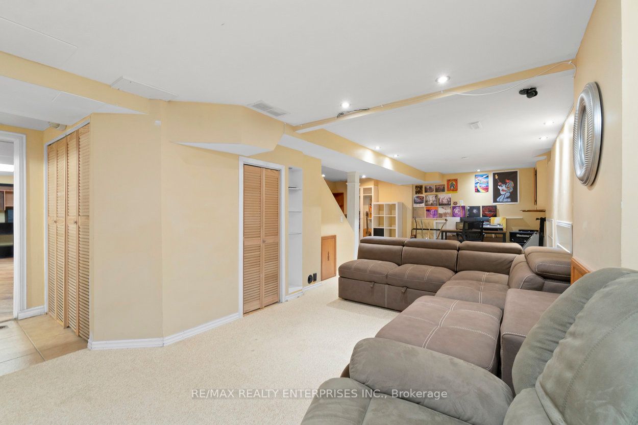 2054 Hunters Wood Drive