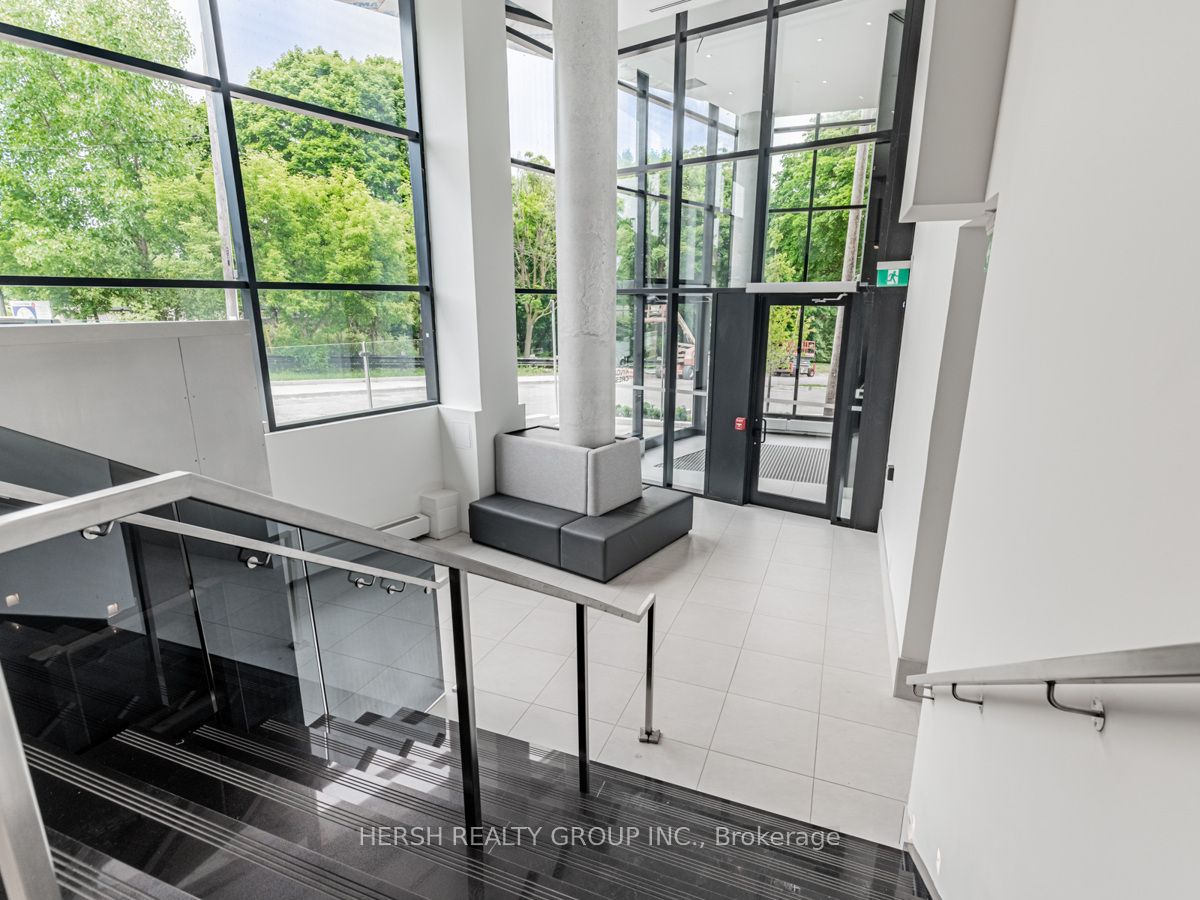 160 Kingsway Cres, #310