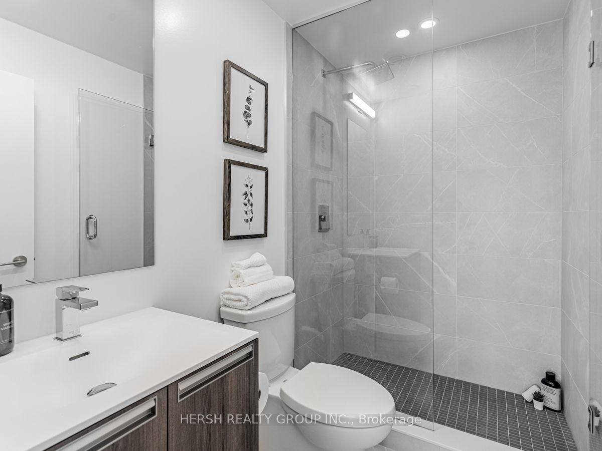 160 Kingsway Cres, #310