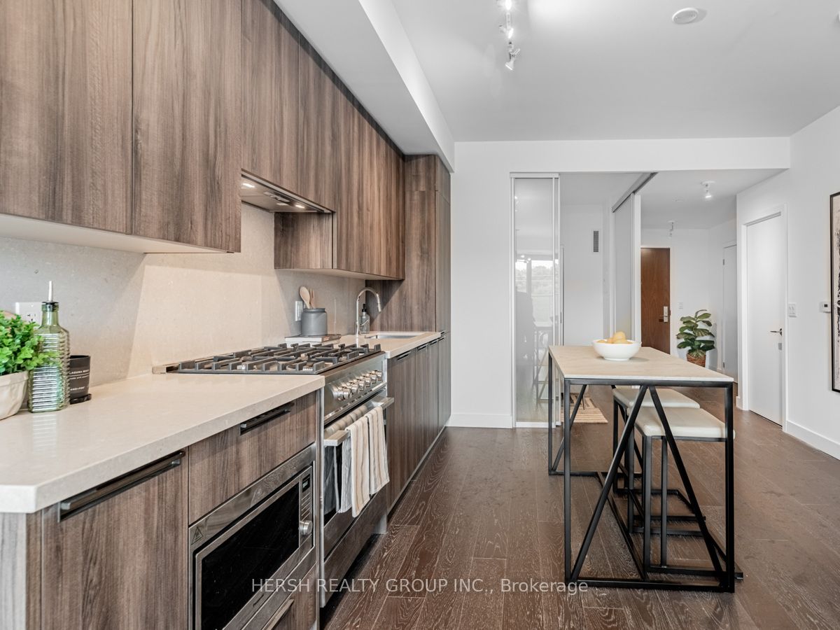 160 Kingsway Cres, #310