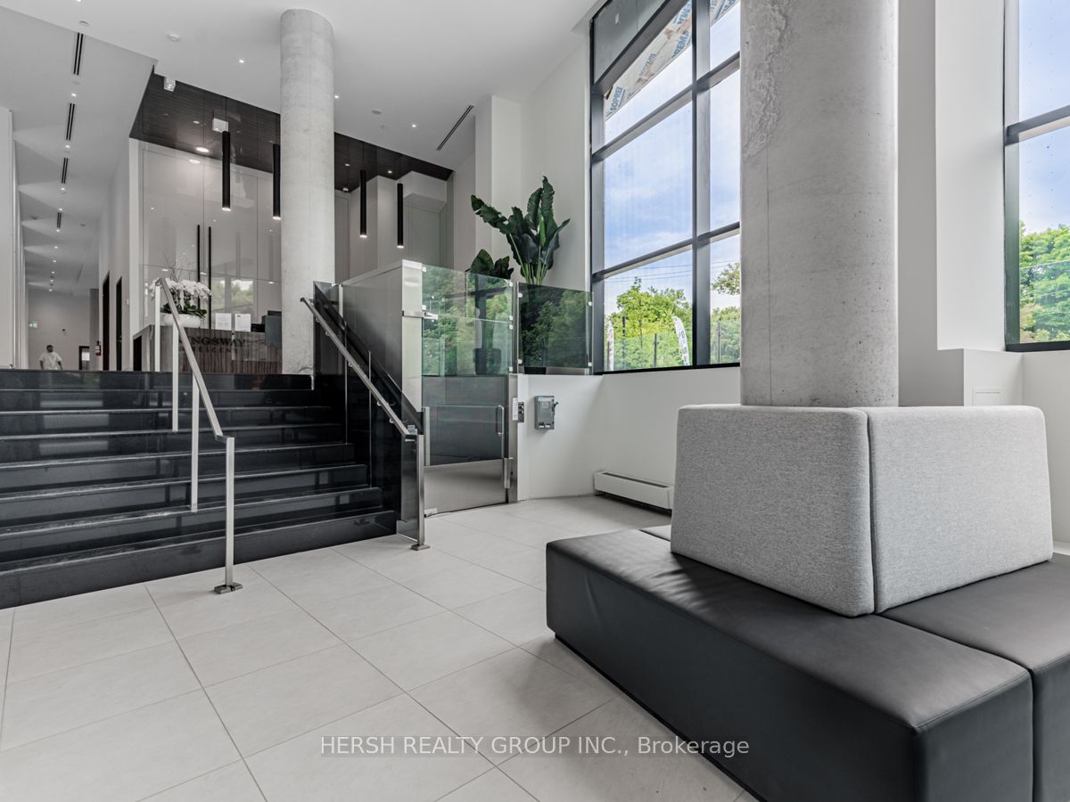 160 Kingsway Cres, #310