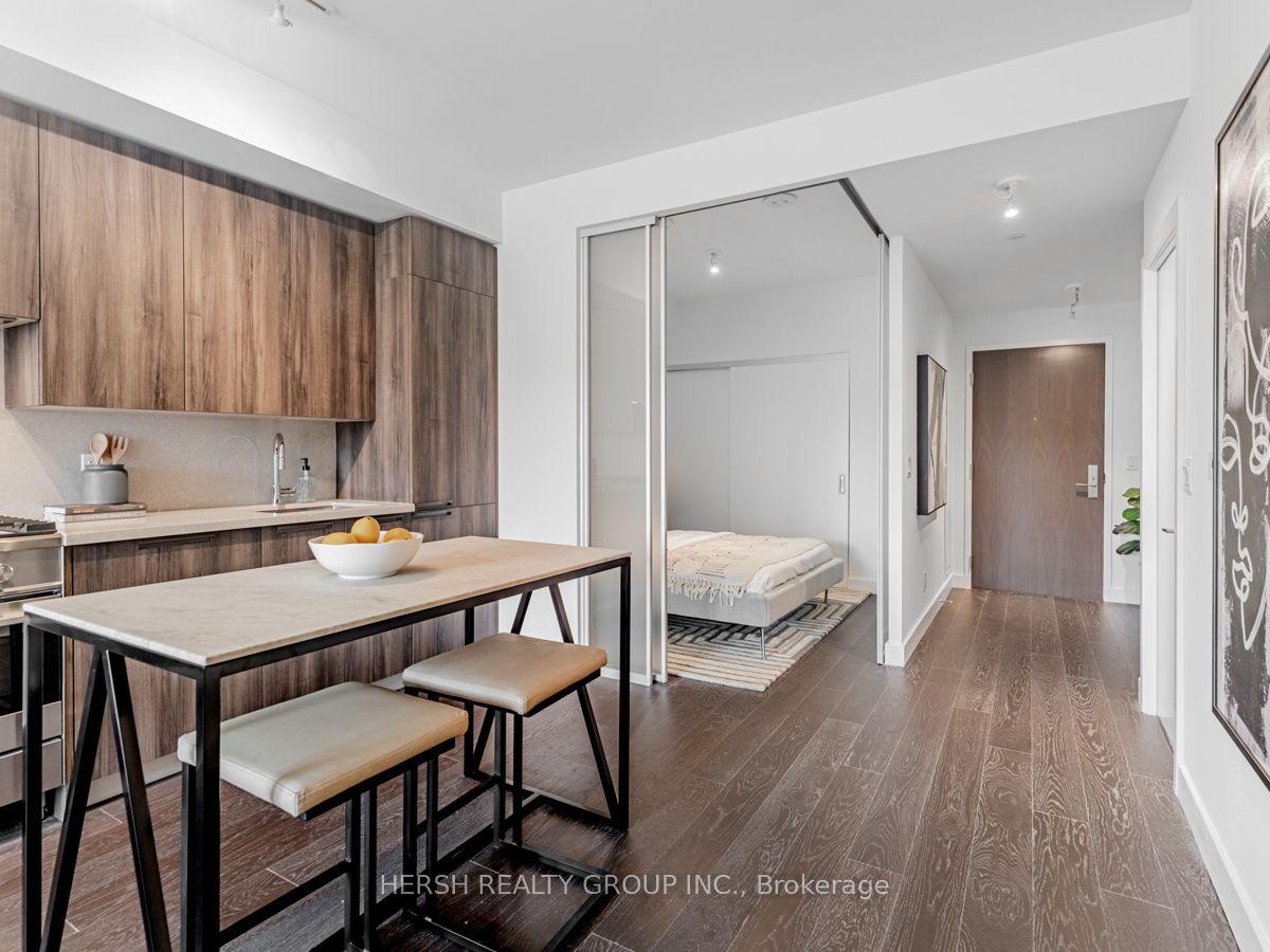 160 Kingsway Cres, #310