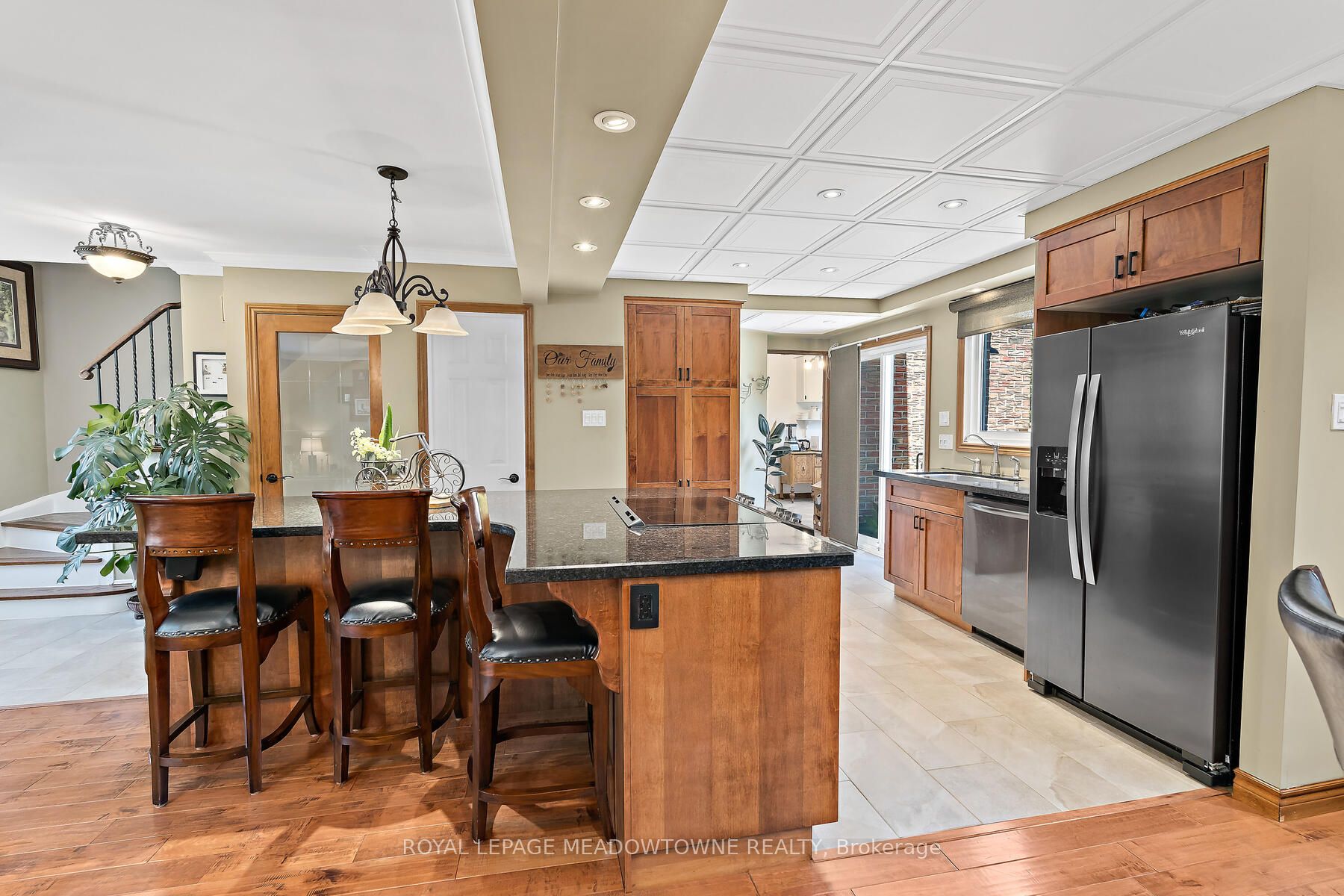 6 Baylor Cres