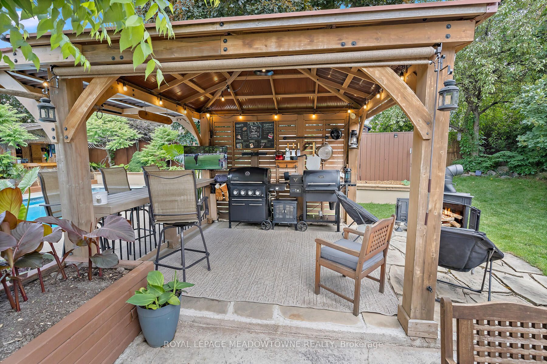 6 Baylor Cres