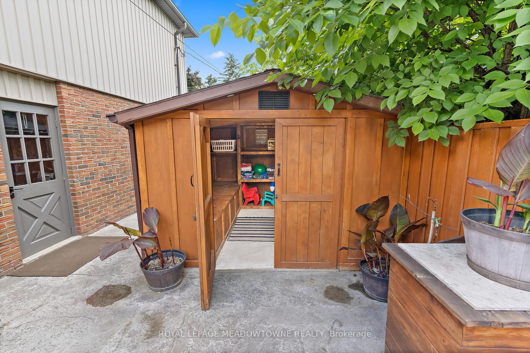 6 Baylor Cres