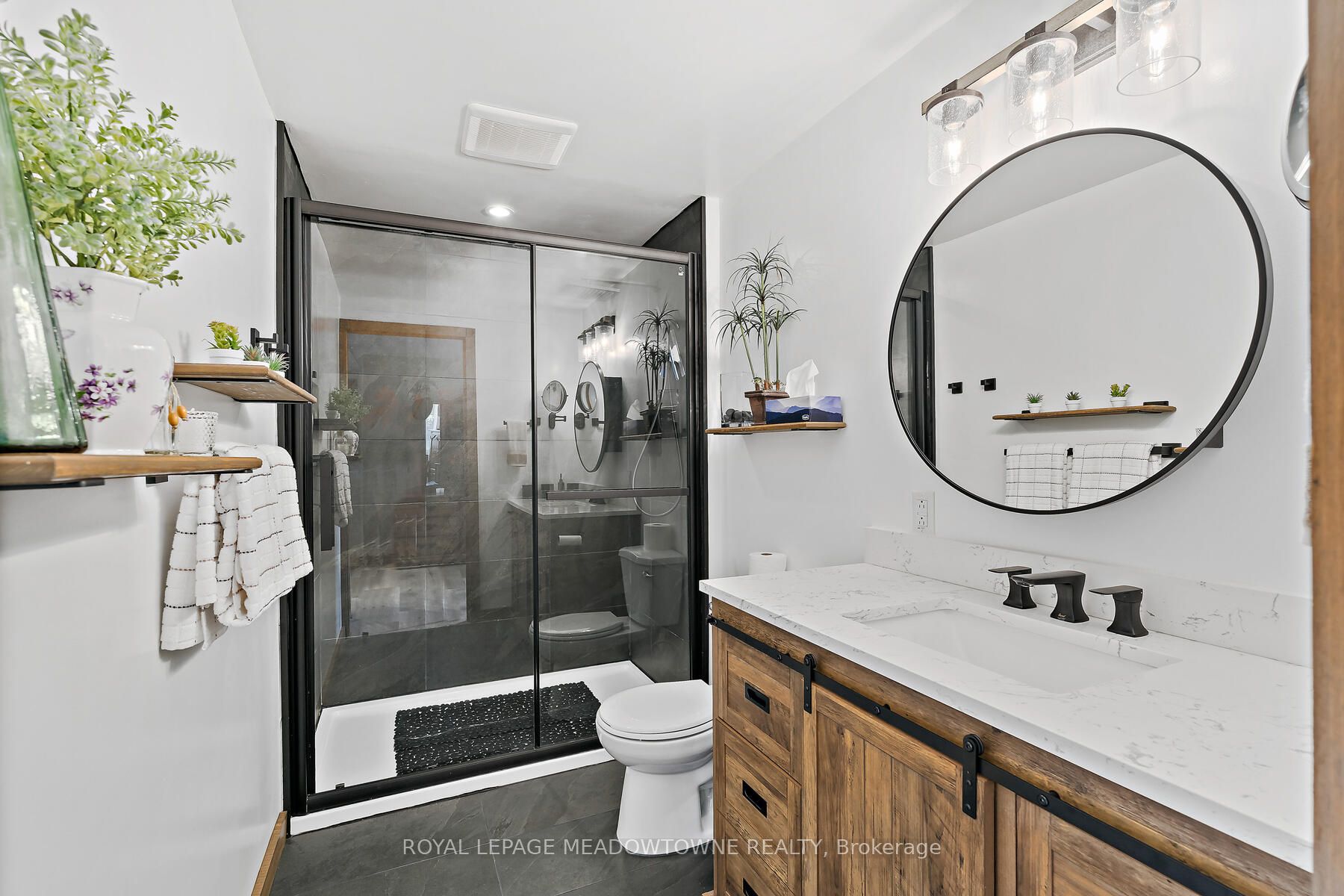 6 Baylor Cres