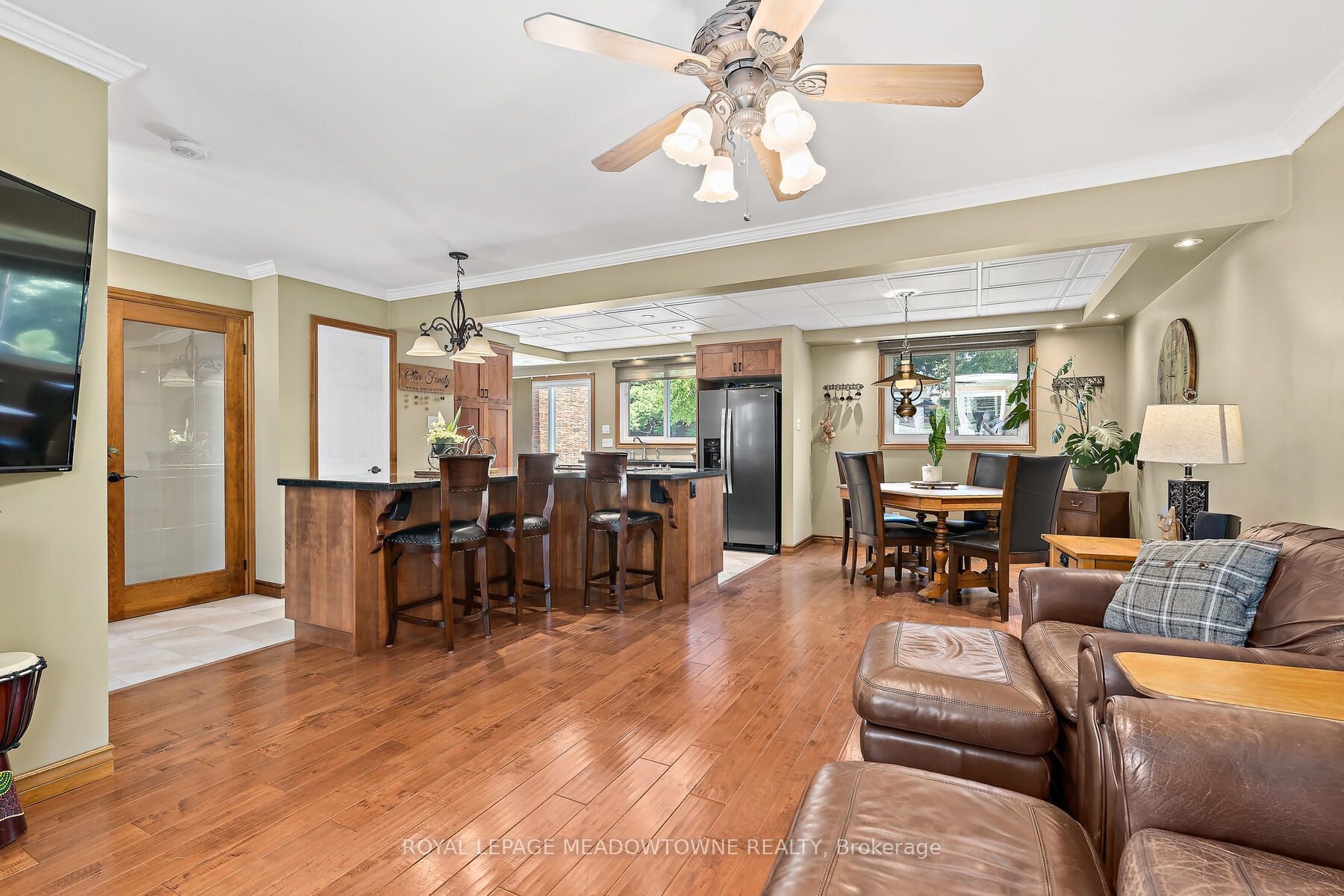 6 Baylor Cres