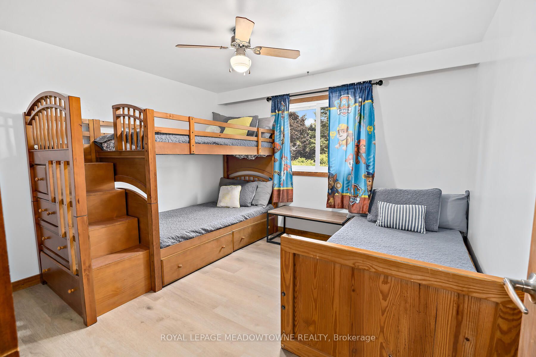 6 Baylor Cres