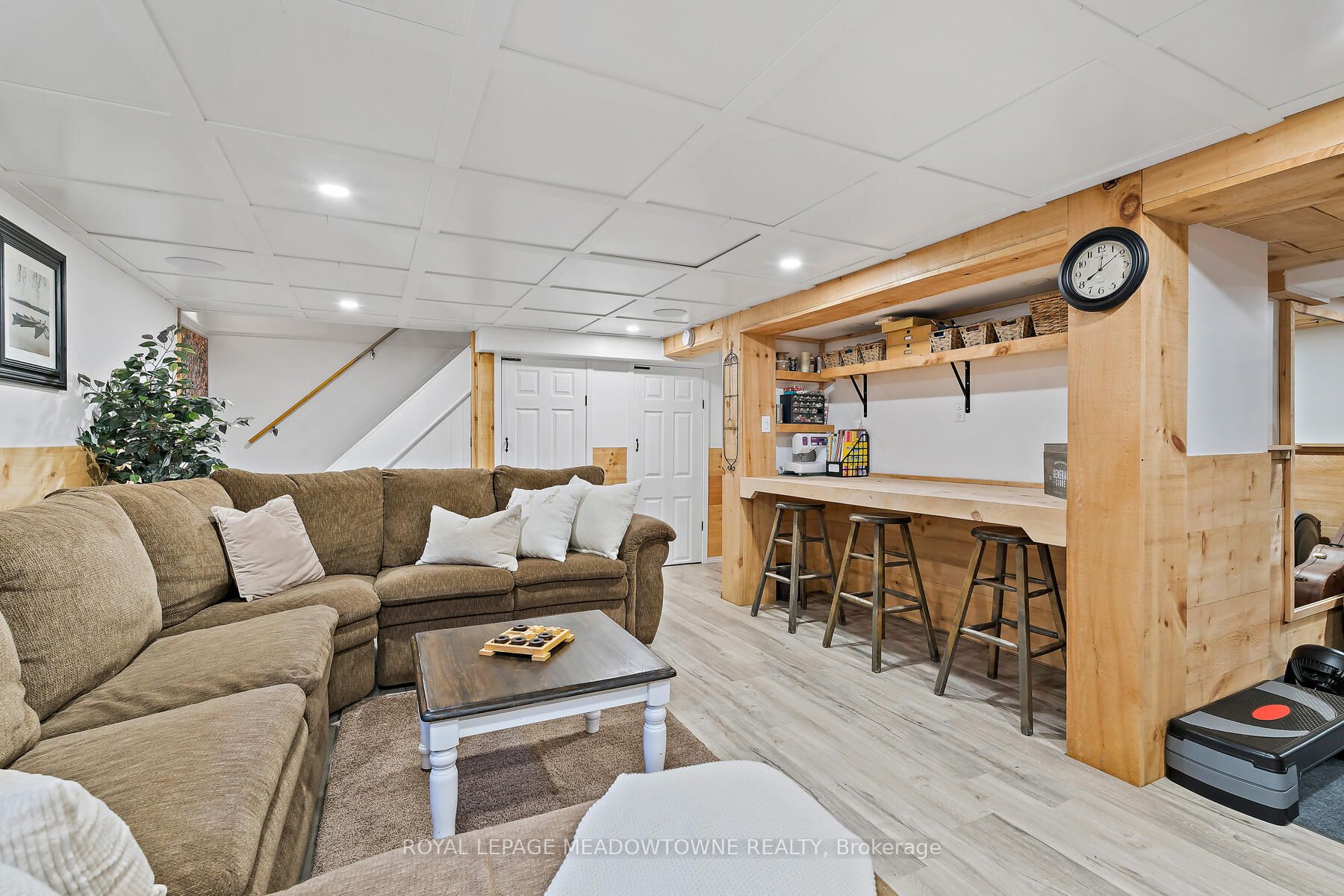 6 Baylor Cres