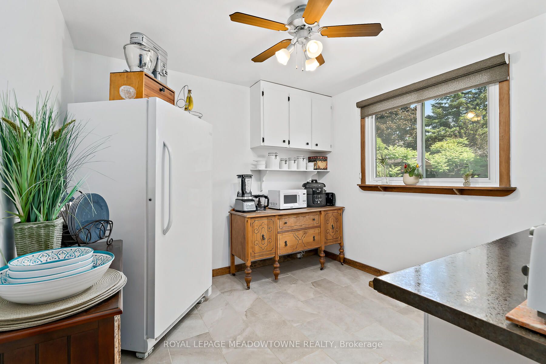 6 Baylor Cres