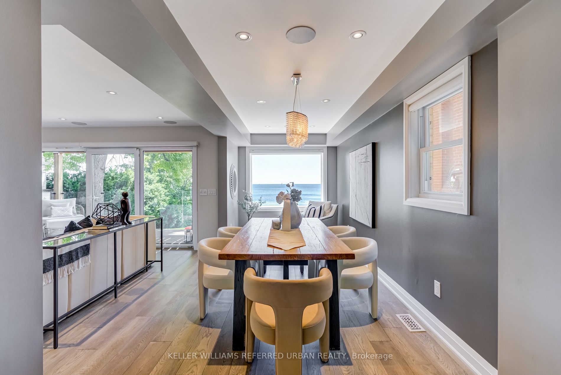 399 Lake Promenade