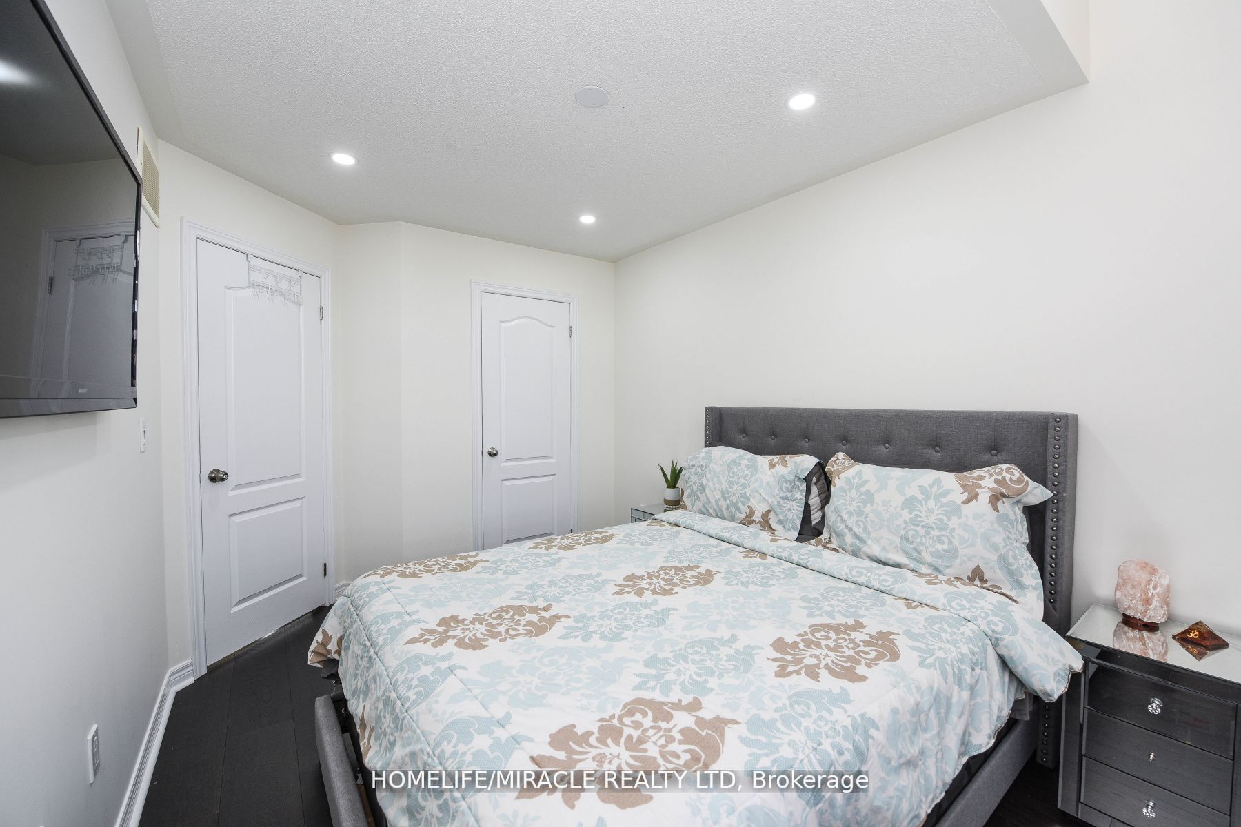 22 Long Branch Tr