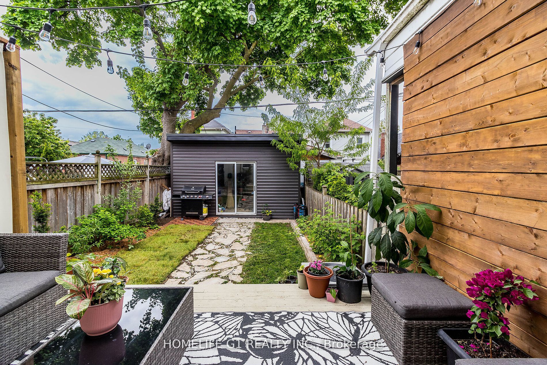 28 Guestville Ave