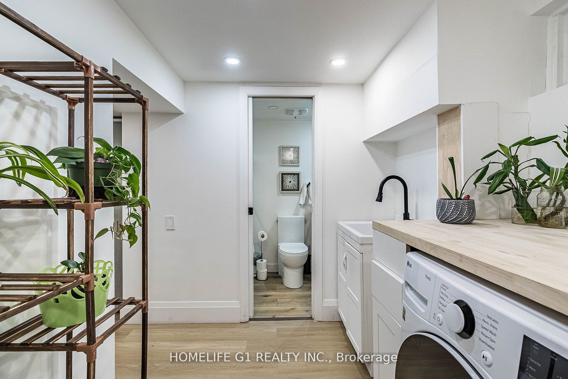 28 Guestville Ave
