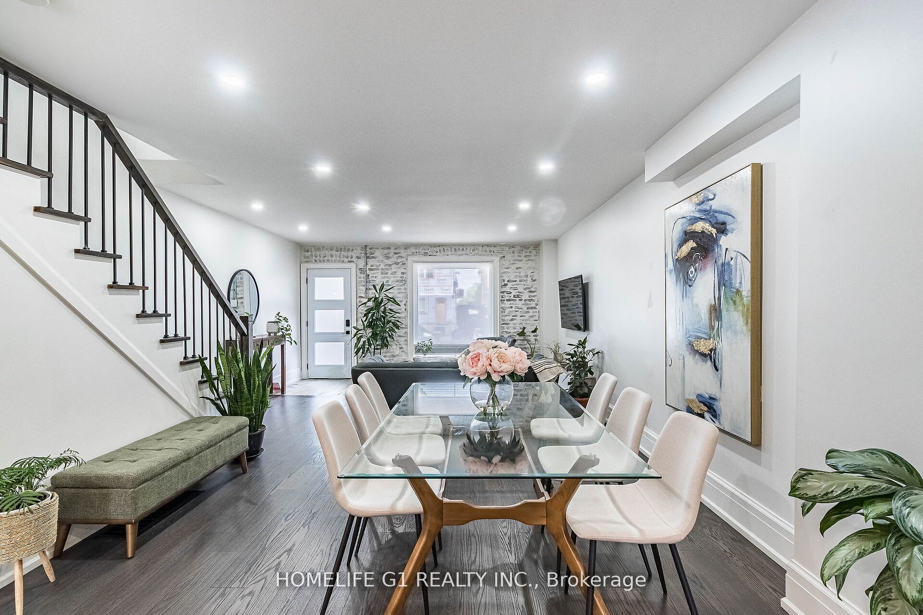 28 Guestville Ave
