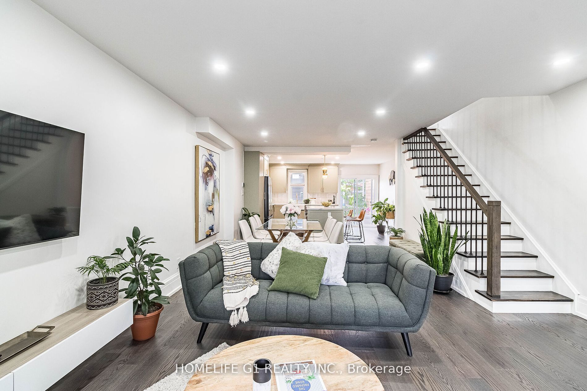 28 Guestville Ave
