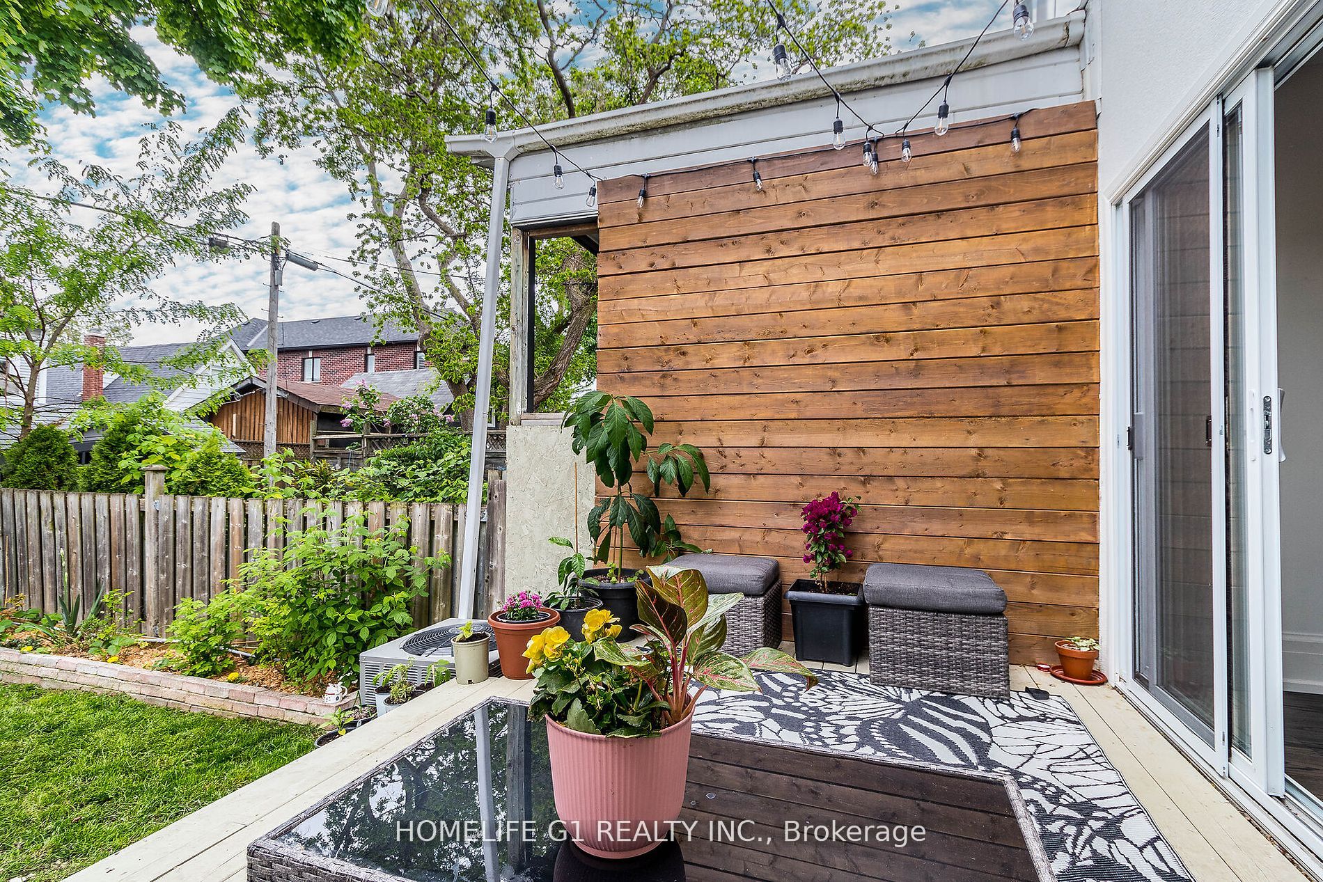 28 Guestville Ave
