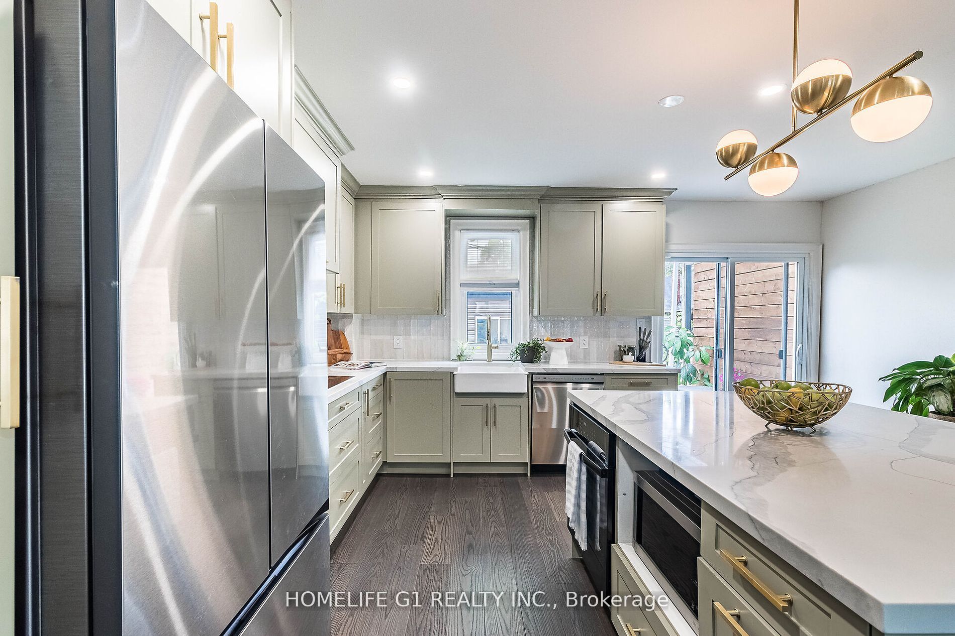 28 Guestville Ave