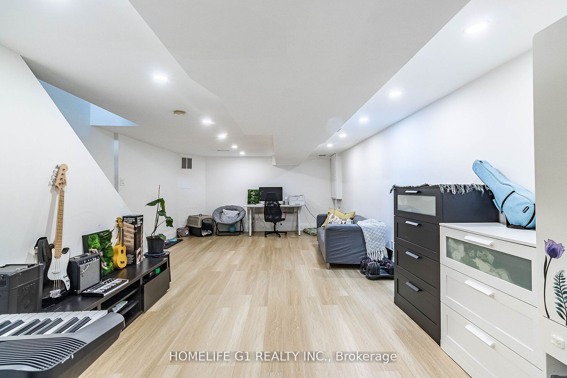 28 Guestville Ave