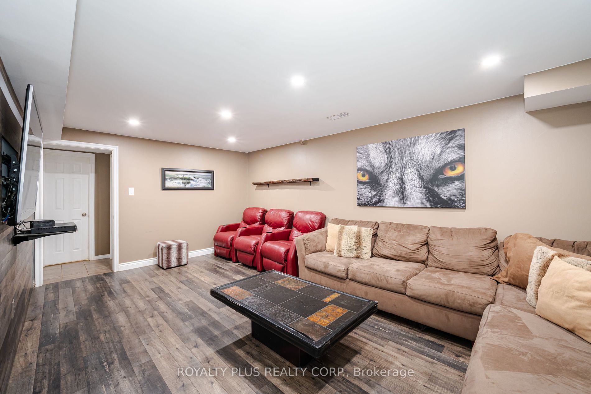 352 Hersey Cres