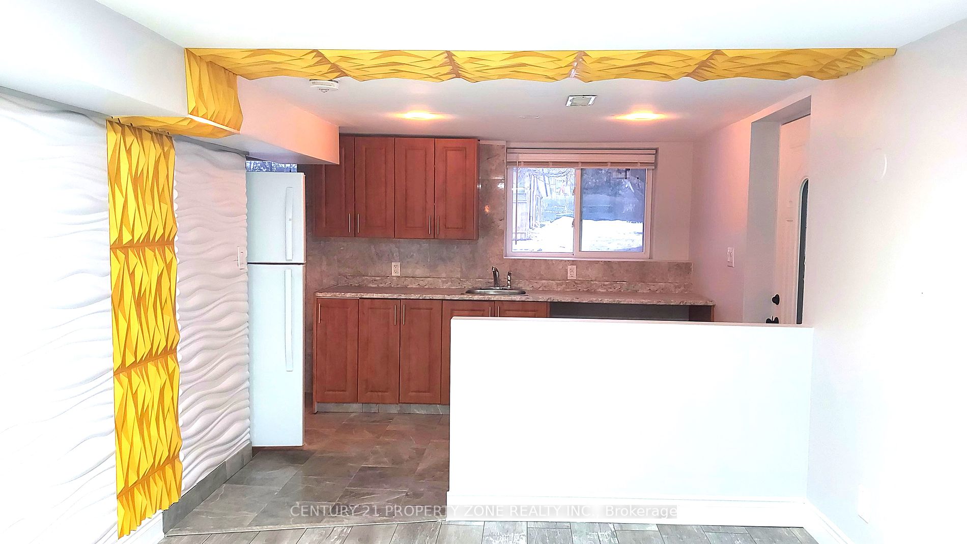 33 Flowertown Avenue