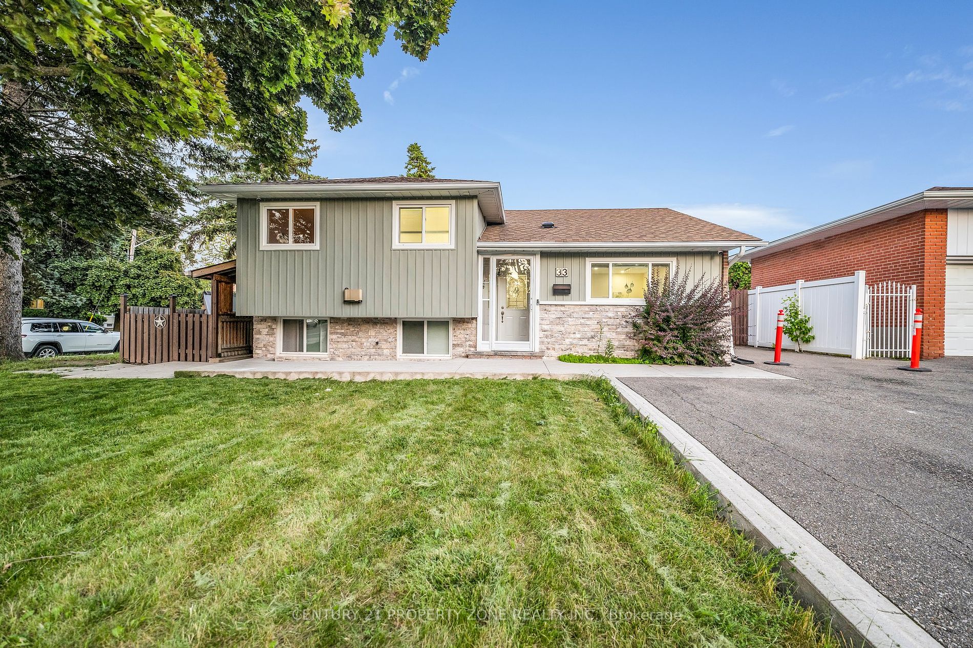 33 Flowertown Avenue
