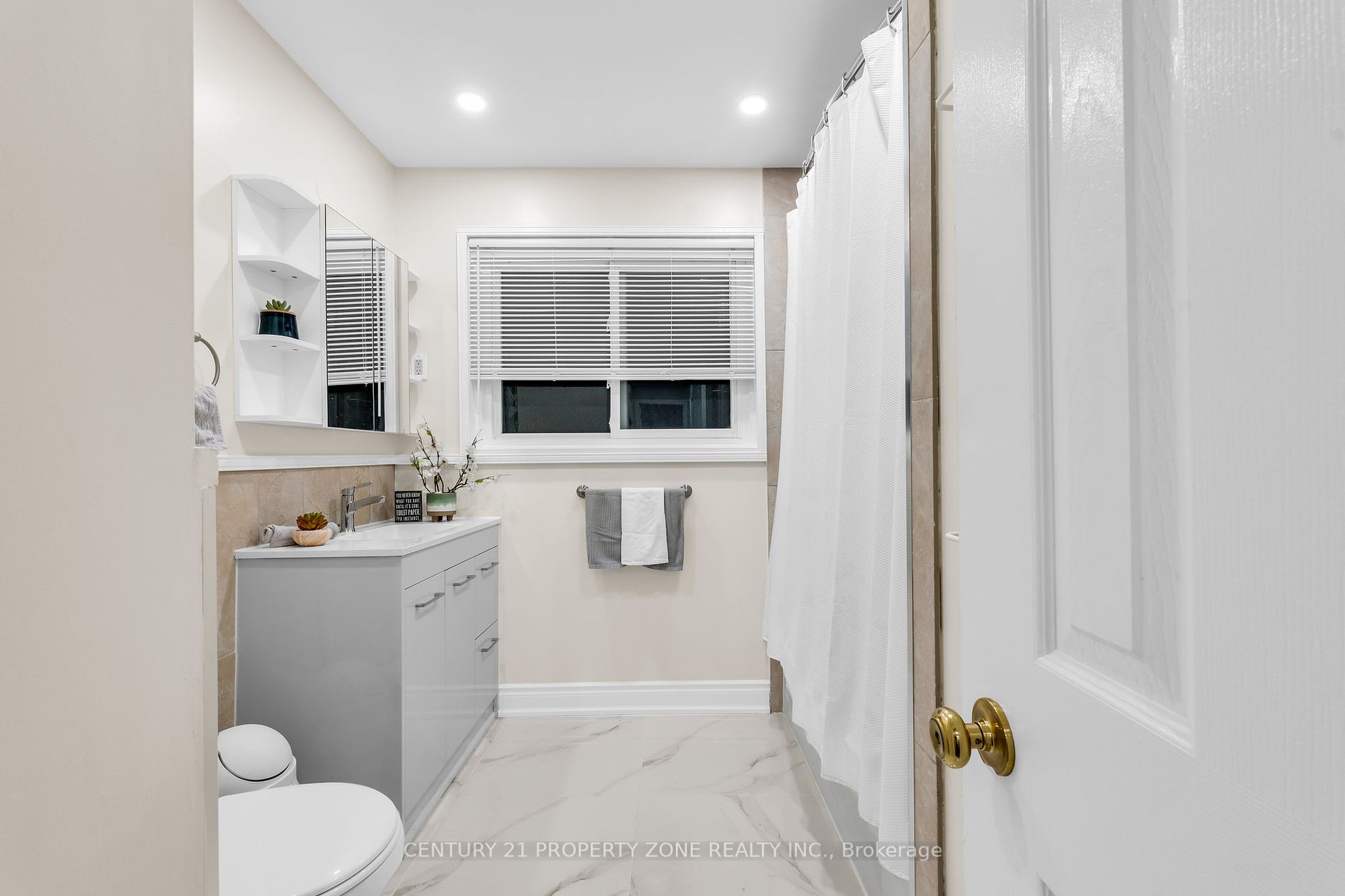 33 Flowertown Avenue