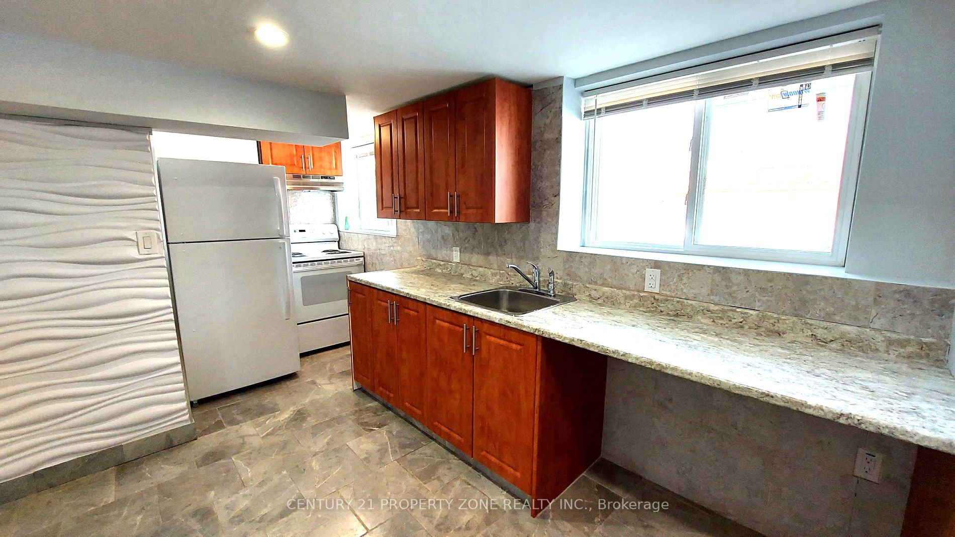 33 Flowertown Avenue