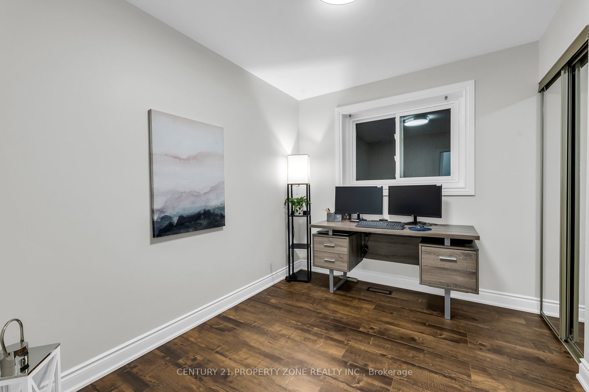 33 Flowertown Avenue