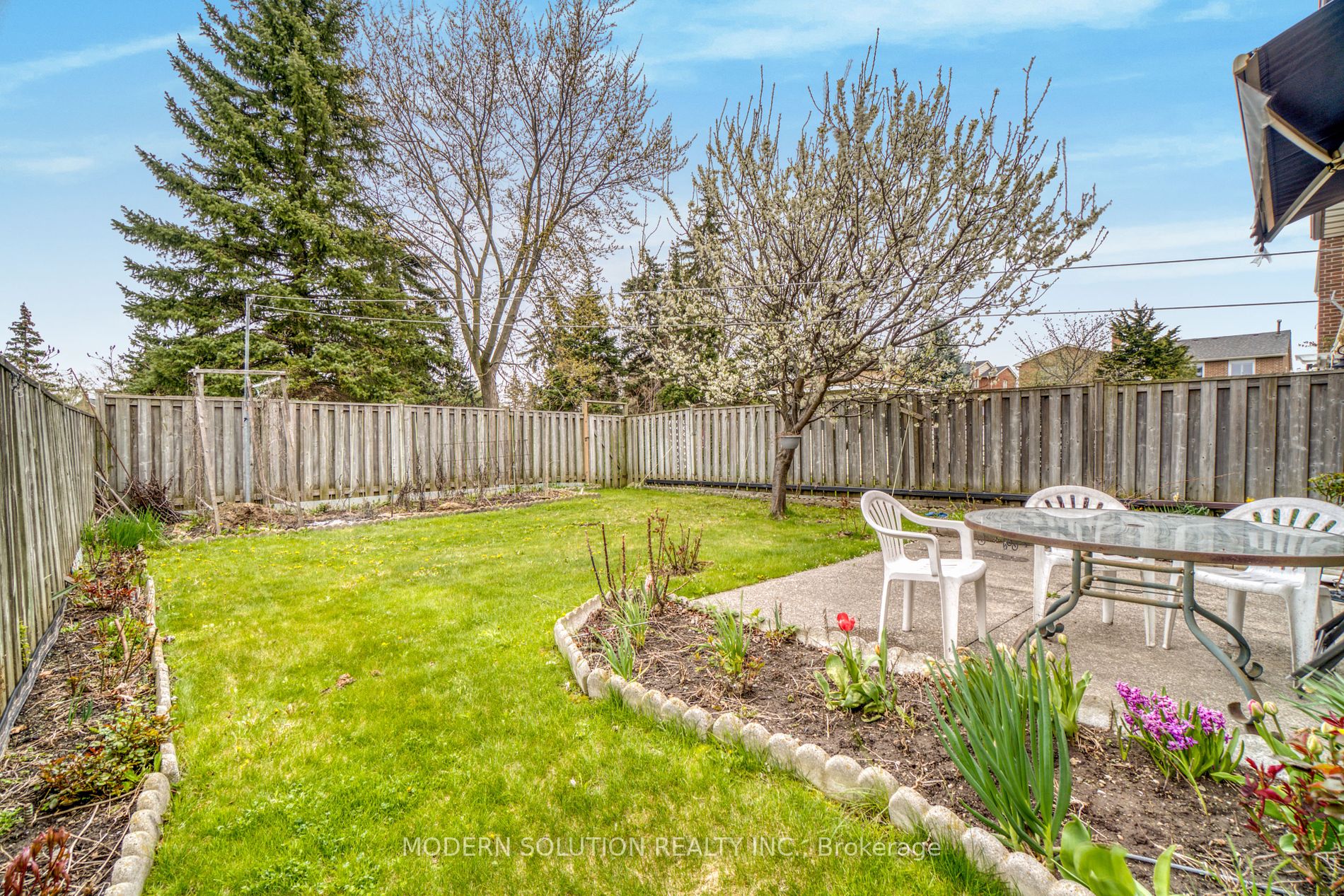 1662 Warren Drive
