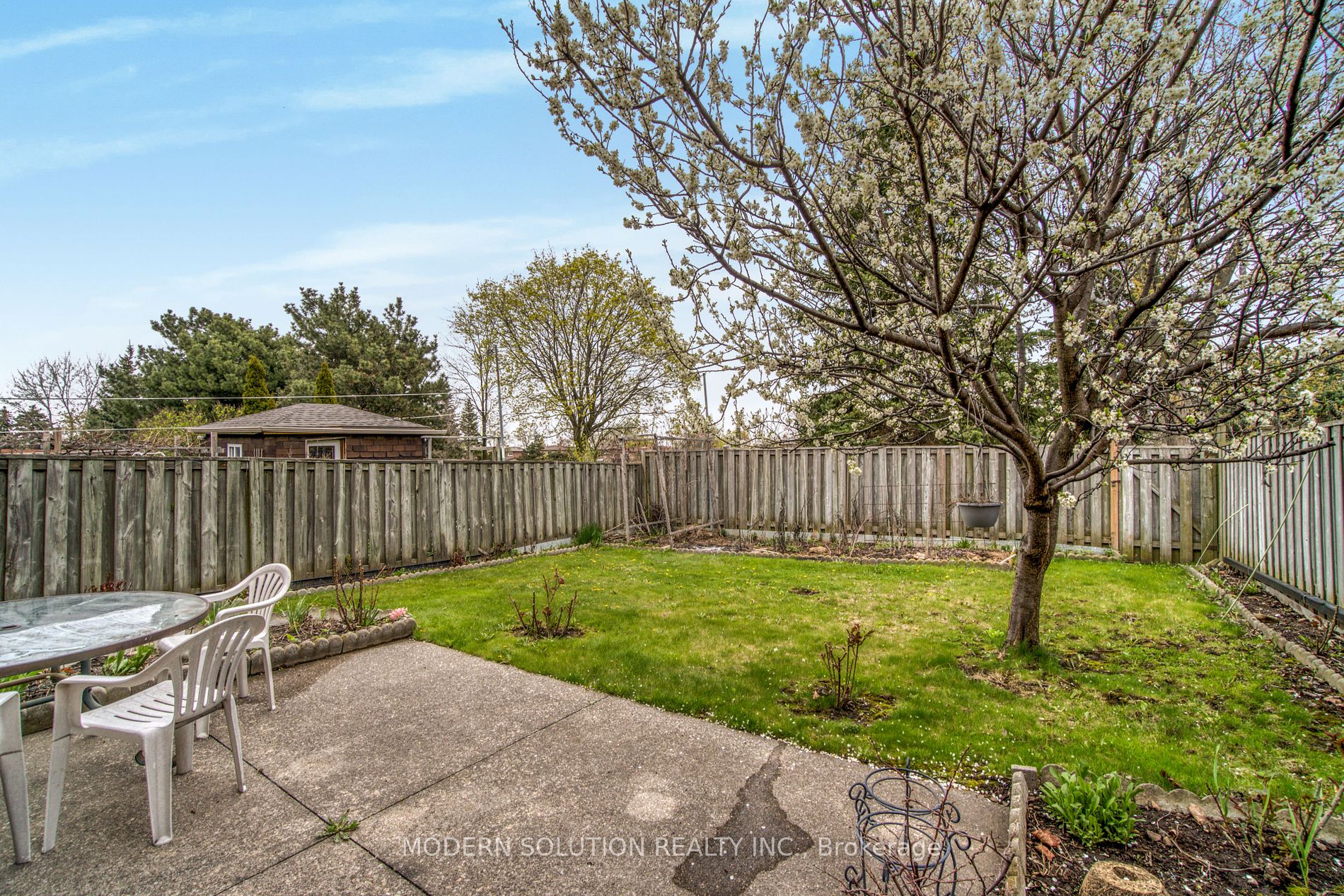 1662 Warren Drive